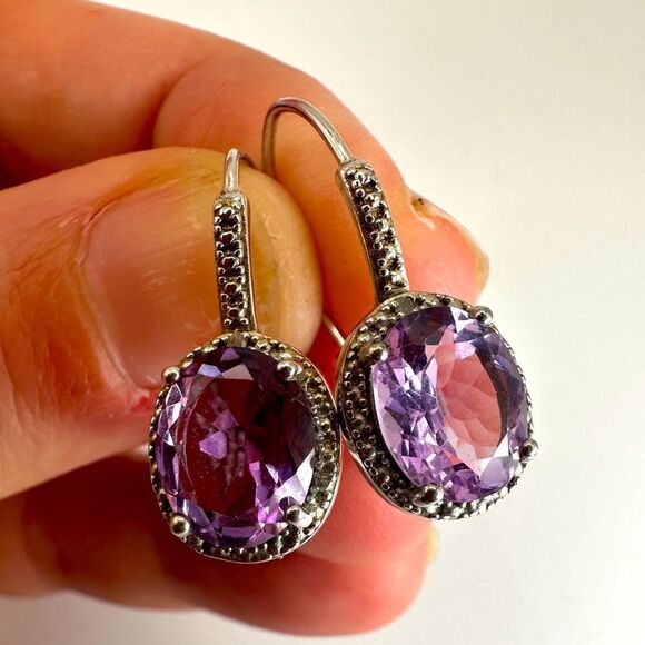 Signed DBJ Thailand Lever back 925, 5ctw genuine Amethyst dangle earrings! - Picture 1 of 11